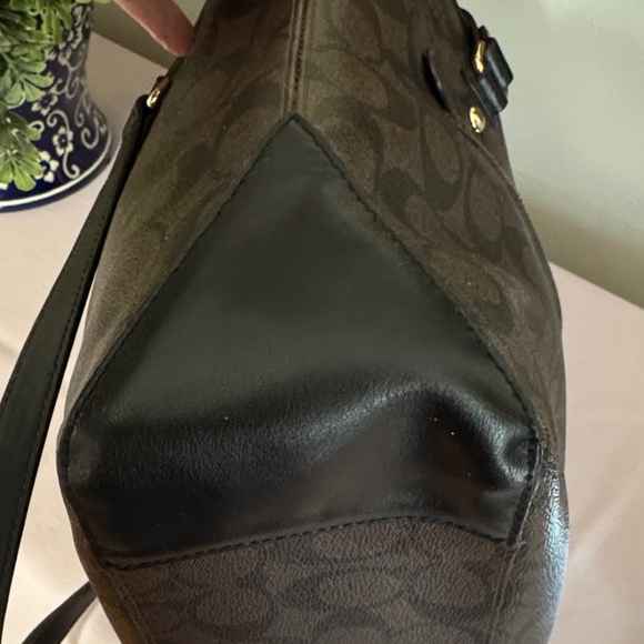 Coach City ZipTote -  Black and Brown Signature Canvas with gold hardware EUC - Picture 7 of 13